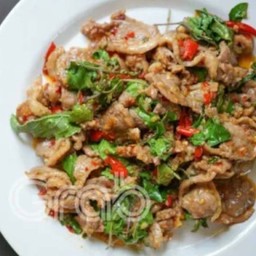 ช้าวกะเพราเนื้อ