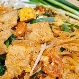 ผัดไทย หมูชิ้น