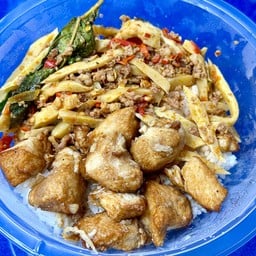 ข้าวแกงหน้าโรงพยาบาลธนบุรี