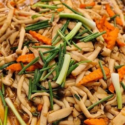 ผัดเห็ดสามอย่าง