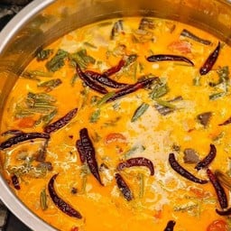 ต้มข่าไก่