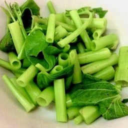 ผักบุ้งลวก