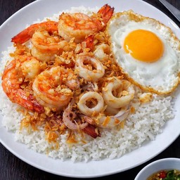 ข้าวทะเลทอดกระเทียม
