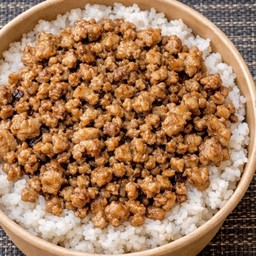 ข้าวหมูสับกระเทียมพริกไทย คั่วแห้ง (โปรตีน 22g)