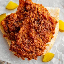 Ud hot chicken+ซอสอันดาลูส