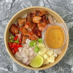 ข้าวขยำหมูทอดซอสน้ำปลา