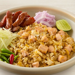 L ข้าวผัดหมูยอ ยำมะม่วงแซ่บ