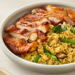 L ข้าวผัดพริกแกงเขียวหวาน ไก่ย่าง