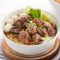 L ก๋วยเตี๋ยวเนื้อตุ๋น