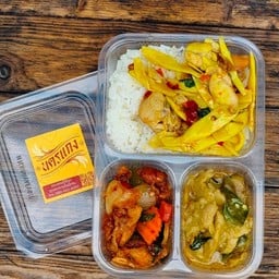 ข้าวราดแกง 3 อย่าง สุดฟิน