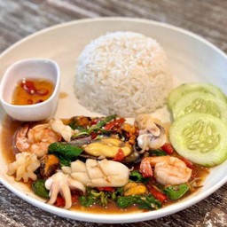 ข้าวกระเพราทะเล