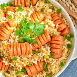 ข้าวผัดไส้กรอก