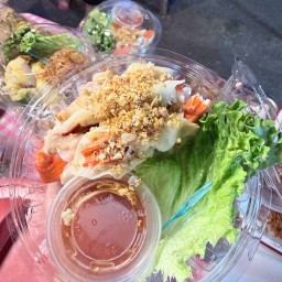 ข้าวเหนียวหมูทอด  - ตลาดหัวอิฐ