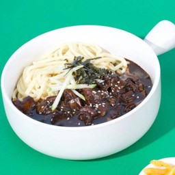 ข้าว หรือ บะหมี่ซอสดำ Jajang myeon