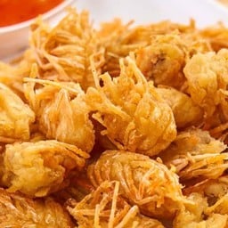 ขนมจีนน้ำเงี้ยว-ข้าวซอยไก่อุ๊ยเป็ง