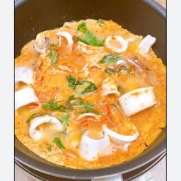 ห่อหมกปลาหมึกไข่ขันราดข้าว