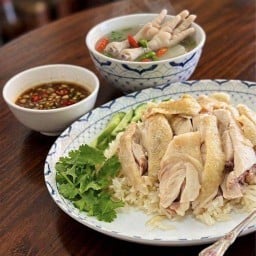 เจริญใจ ข้าวมันไก่(ข้างปั้มปตท.)