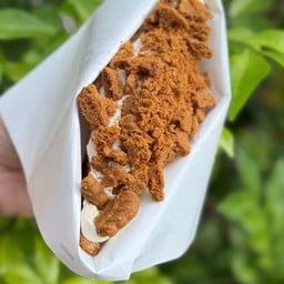 แซนโดะ ไส้ครีมรสคาราเมล & บิสคอฟ