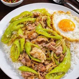 ข้าวผัดพริกหยวกหมูชิ้น