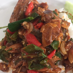 ข้าวกระเพราปลากระป๋อง