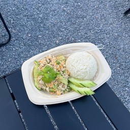 ข้าวราดแตงกวาผัดไข่
