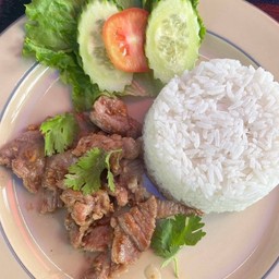 หมุูชิ้นทอดกระเทียม ราดข้าว