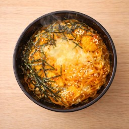 บะหมี่เกาหลีไก่เผ็ดเกาหลีชีสบะหมี่2ซองค่ะ