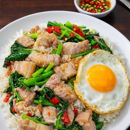 ข้าวผัดคะน้าสามชั้น