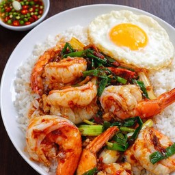 ข้าวผัดพริกเผากุ้ง