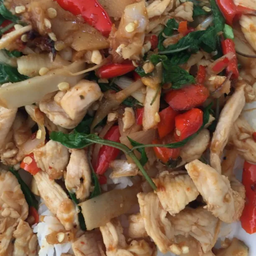 ข้าวไก่ผัดหน่อไม้ดอง