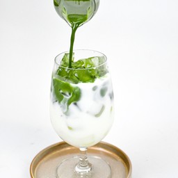 ชาเขียวลาเต้ ร้อน