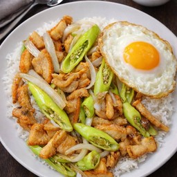 ข้าวผัดพริกหยวกกากหมู