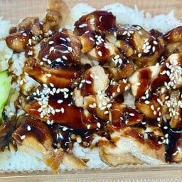 ข้าวกับไก่-แม่มะลิ ข้าวกับไก่-แม่มะลิ ตลาดแจ๋วหลังเซ็นทรัล ศาลายา