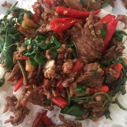 ข้าวกระเพราเนื้อ