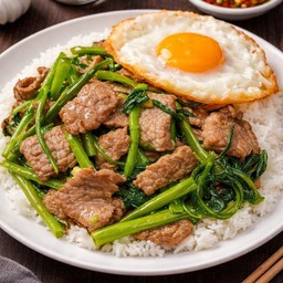 ข้าวผัดผักบุ้งเนื้อ