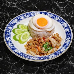 ทะเลสดผัดกระเทียมไทย(ราดข้าว)
