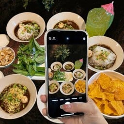 ก๋วยเตี๋ยวเรือ“นรกแตก”สาขาไทรน้อย ไทรน้อย