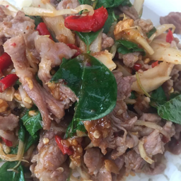 ข้าวหมูชิ้นหน่อไม้ดอง
