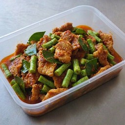 ผัดพริกแกง (กับข้าว)