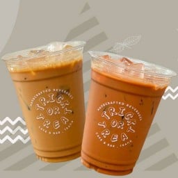 Trick or Treat Cafe & Bar ชาเย็น7สูตร ถนนราชดำเนิน