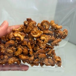 ถั่วทอดลุงจันทร์