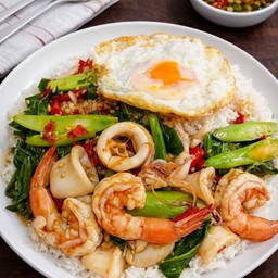 ข้าวผัดคะน้าทะเล