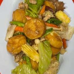 ผัดผักรวมเต้าหู้หมูสับ