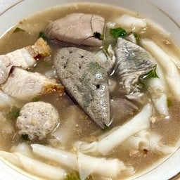 ก๋วยจั๊บนายเล็กอ้วน เยาวราช ลิตเติ้ลวอค์ลพรานนก