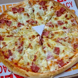 พิซซ่าฮาวายเอี้ยน (แฮม+สับปะรด+ชีส)