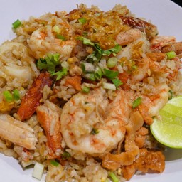 ข้าวผัดทะเลจานใหญ่