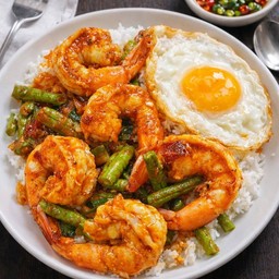 ข้าวผัดพริกแกงกุ้ง