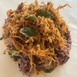 025+039 ข้าวเหนียว หมูฝอยต้มยำ