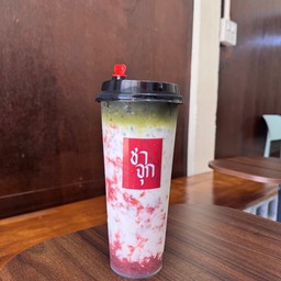 ชาเขียวนมสดสตรอเบอร์รี่