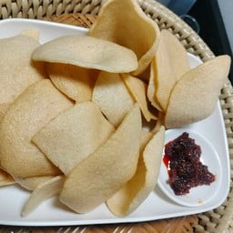 ข้าวเกรียบทอด